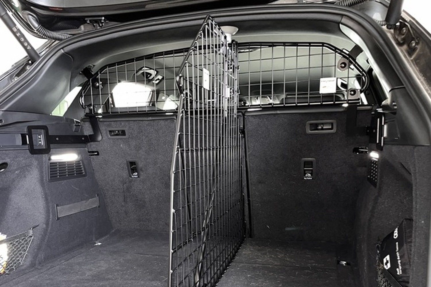 Cargo divider suitable for Audi Q5 (GU) 2024-> Kleinmetall Masterline (7) Cargo divider suitable for Audi Q5 (GU) 2024-> Kleinmetall Masterline (7)