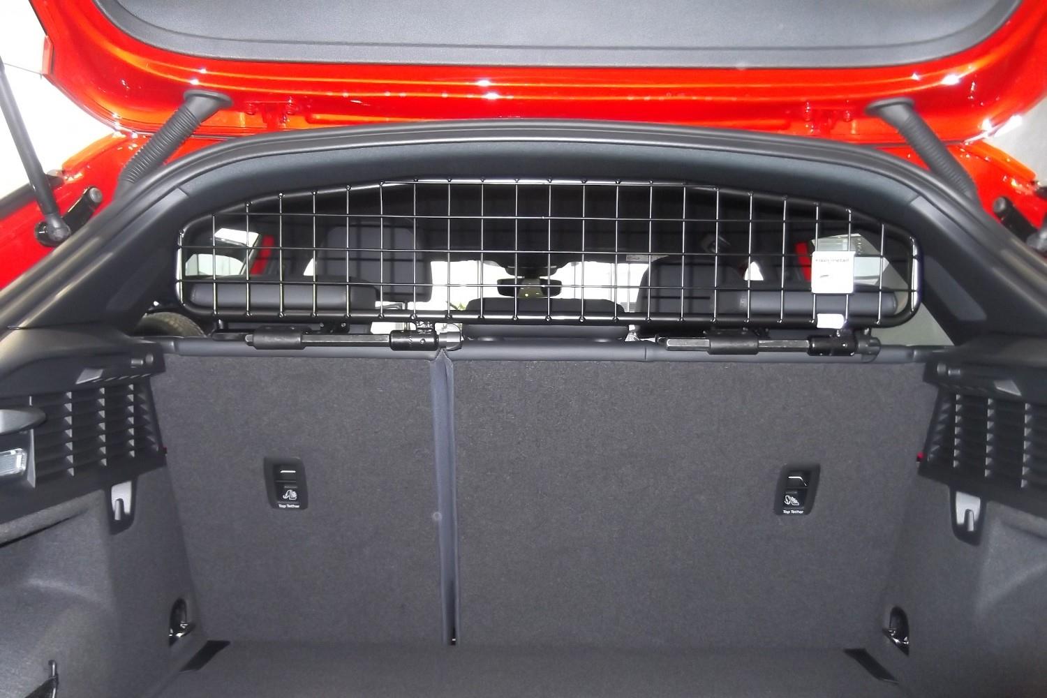 Audi q2 dog guard shop