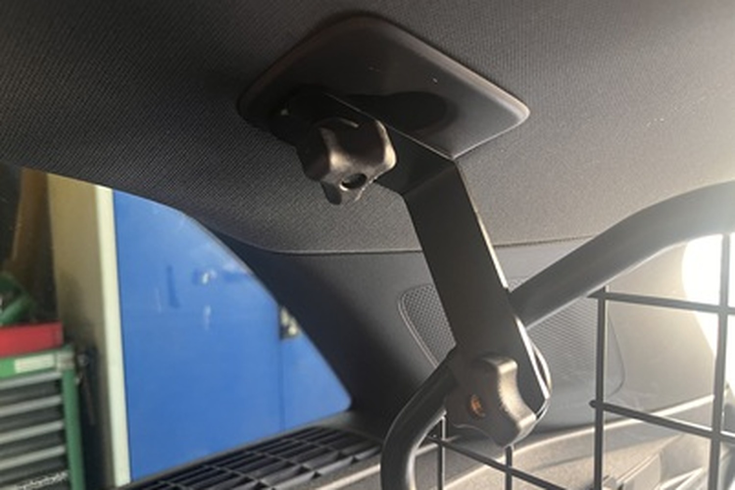 Dog guard suitable for Audi Q5 (GU) 2024-> Kleinmetall Masterline (6) Dog guard suitable for Audi Q5 (GU) 2024-> Kleinmetall Masterline (6)
