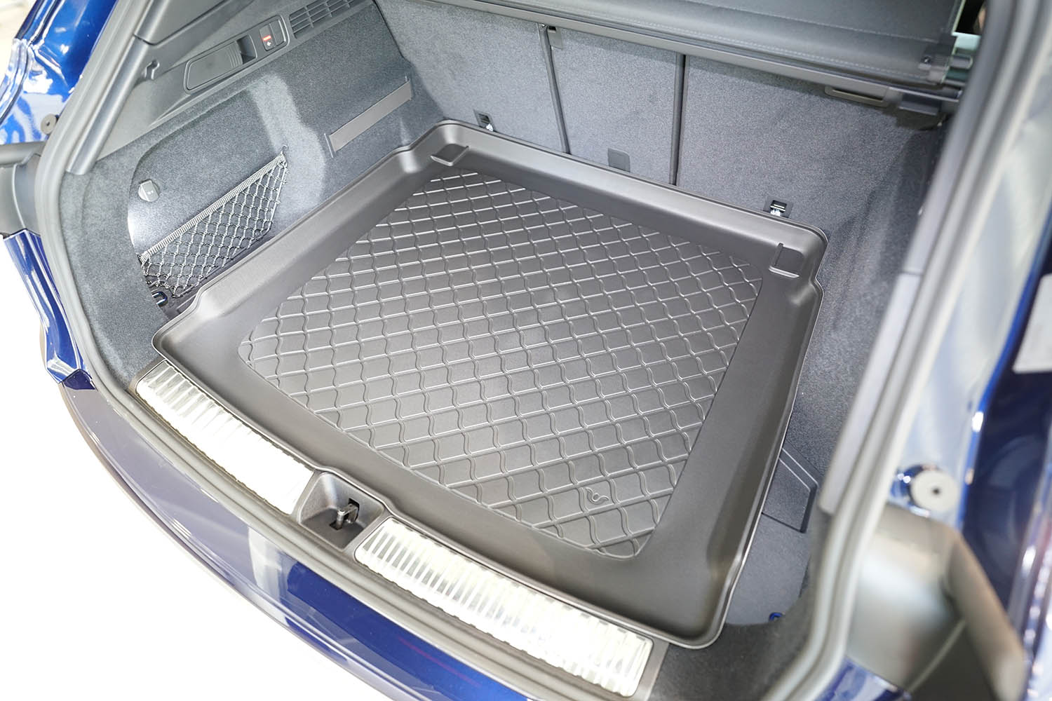 Boot mat suitable for Audi Q5 Sportback (GU) 2024-present Guardliner anti slip PE/TPE rubber (AUD9Q5TM-G) (2) Boot mat suitable for Audi Q5 Sportback (GU) 2024-present Guardliner anti slip PE/TPE rubber (AUD9Q5TM-G) (2)