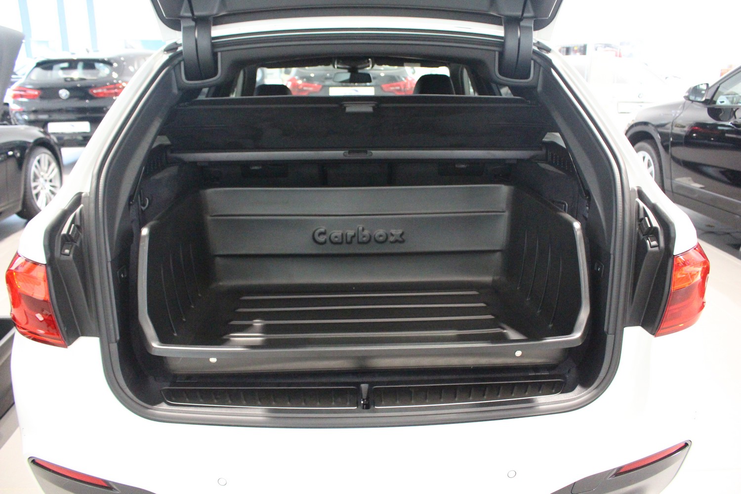 Kofferraumwanne passend für BMW 5er Touring (G31) 2017-2024 Kombi Boot-Guard 106 x 90 hochwandig