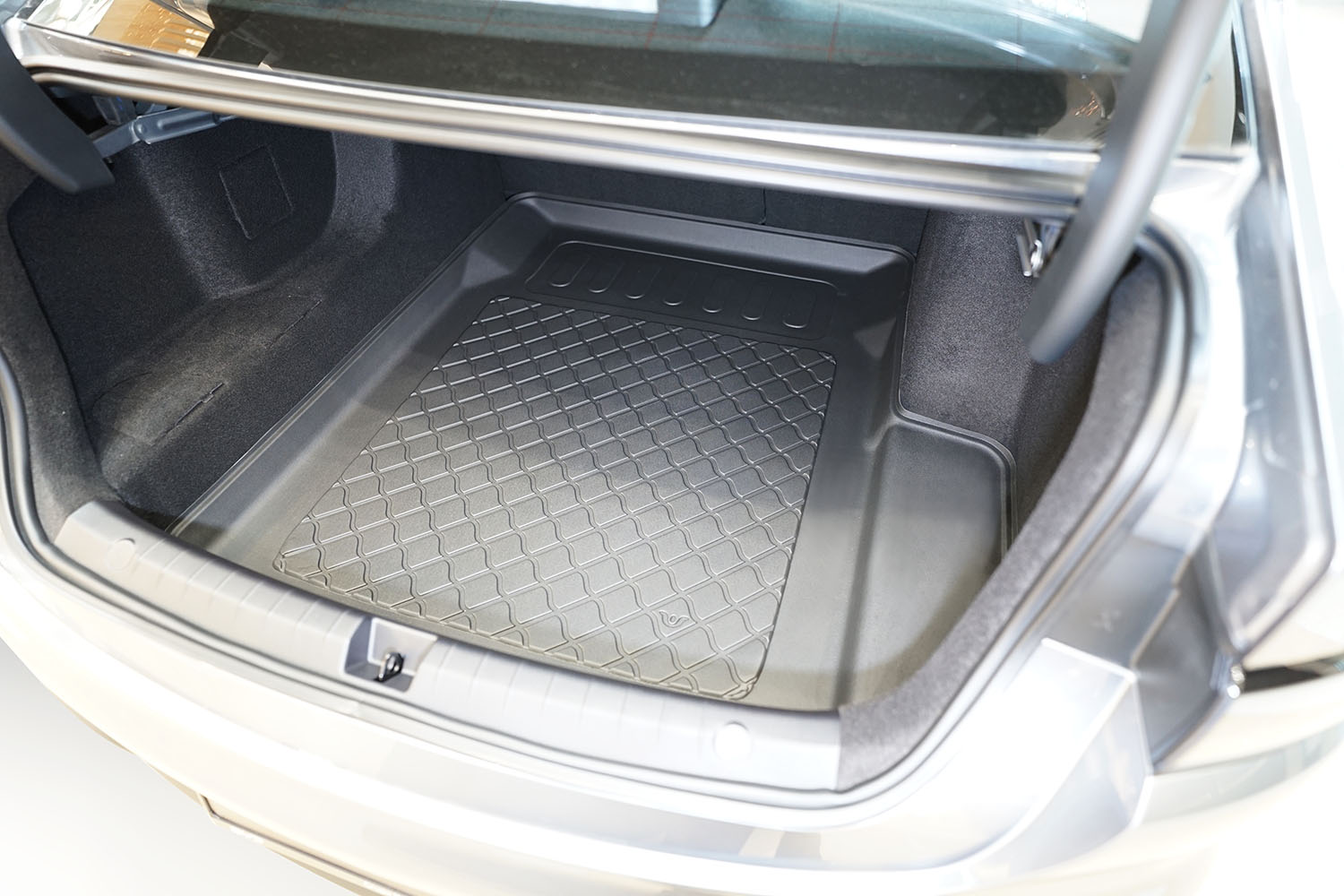 Boot mat suitable for BYD Seal 5 DM-i 2025-present 4-door saloon Guardliner anti slip PE/TPE rubber (BYD3SETM-G) (2) Boot mat suitable for BYD Seal 5 DM-i 2025-present 4-door saloon Guardliner anti slip PE/TPE rubber (BYD3SETM-G) (2)