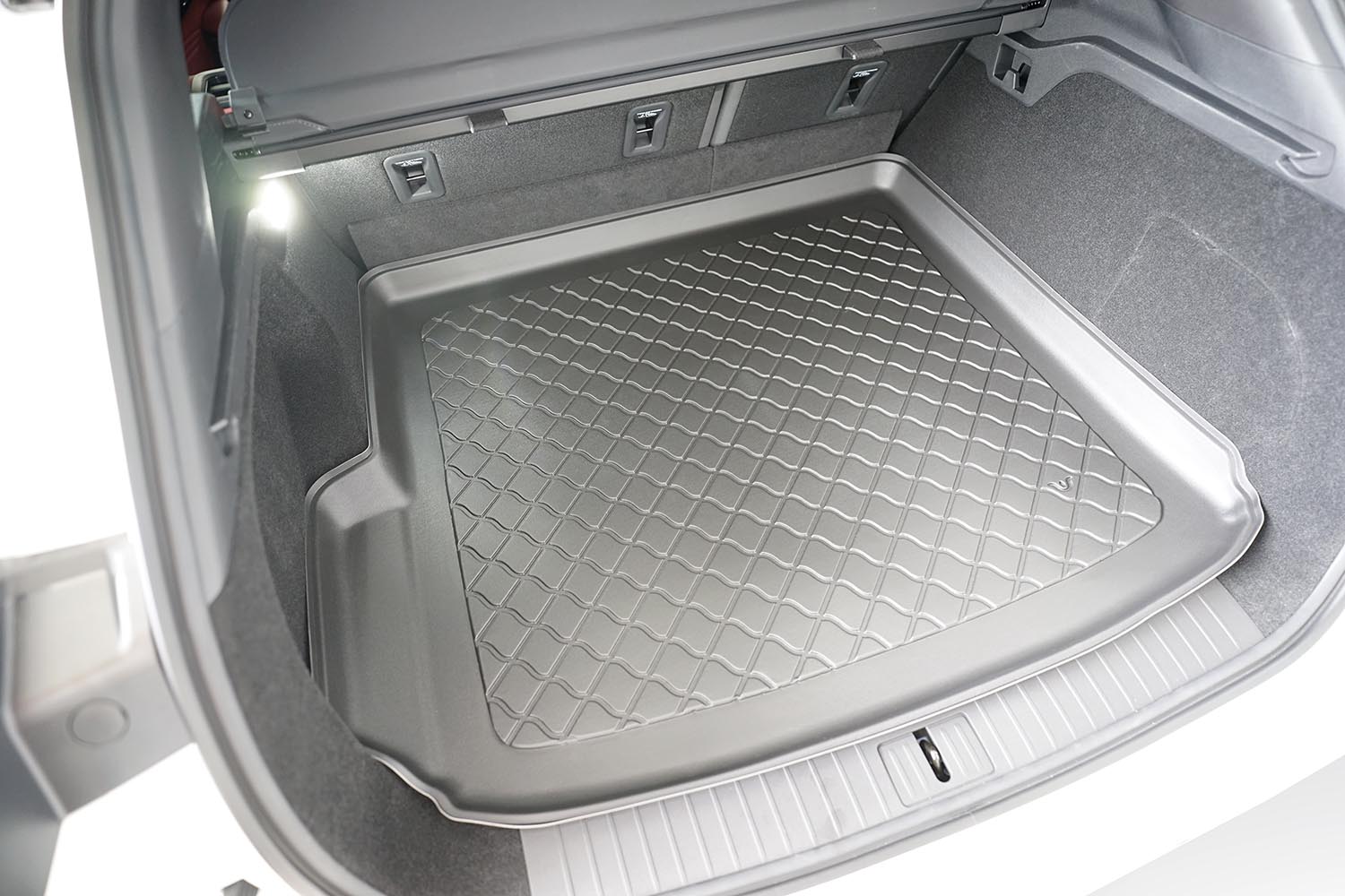 Boot mat suitable for Chery Omoda 9 2024-present Guardliner anti slip PE/TPE rubber (CHE1O9TM-G) (4) Boot mat suitable for Chery Omoda 9 2024-present Guardliner anti slip PE/TPE rubber (CHE1O9TM-G) (4)