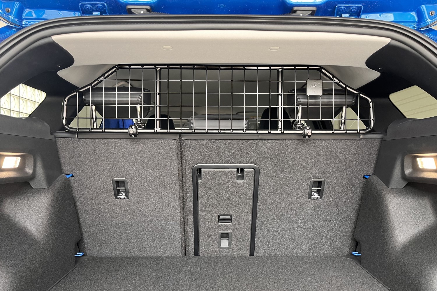 Peugeot 2008 dog guard hot sale