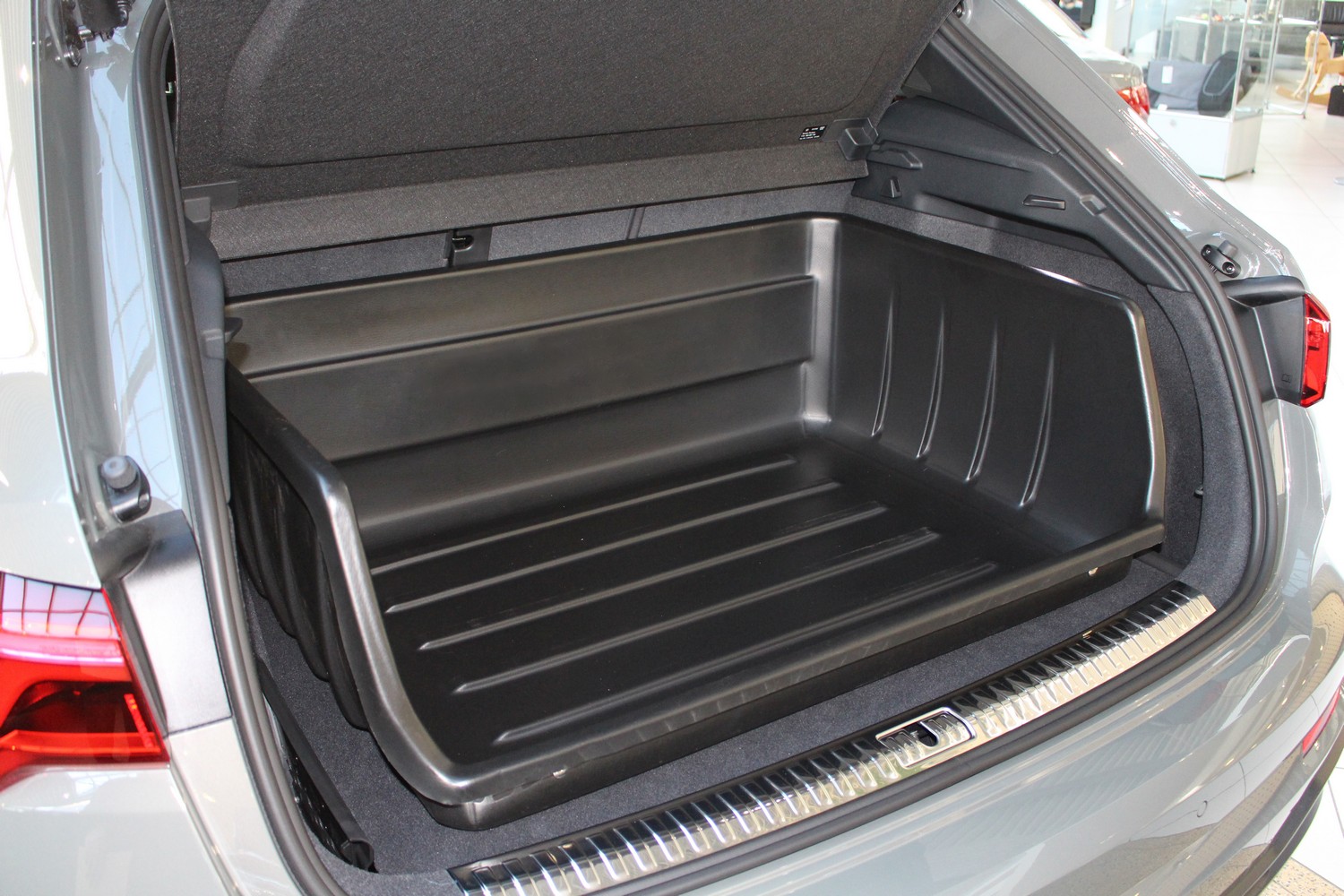 Kofferraumwanne passend für Audi A3 Limousine (8V) 2012-2020 4-Türer Limousine Boot-Guard 99 x 70 hochwandig