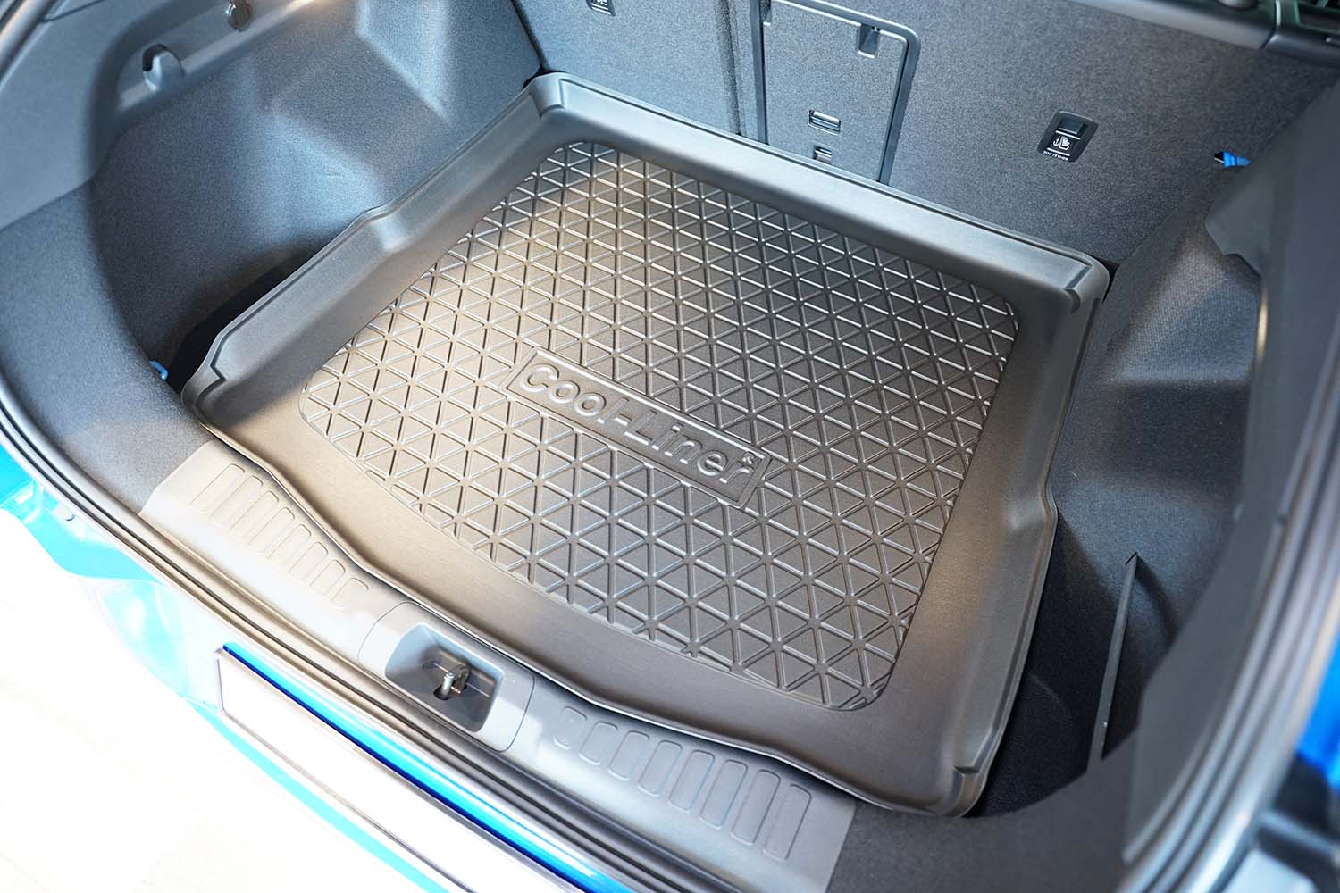 Boot mat suitable for Ford Capri EV 2024-present Cool Liner anti slip PE/TPE rubber (FOR1CATM-C) (2) Boot mat suitable for Ford Capri EV 2024-present Cool Liner anti slip PE/TPE rubber (FOR1CATM-C) (2)