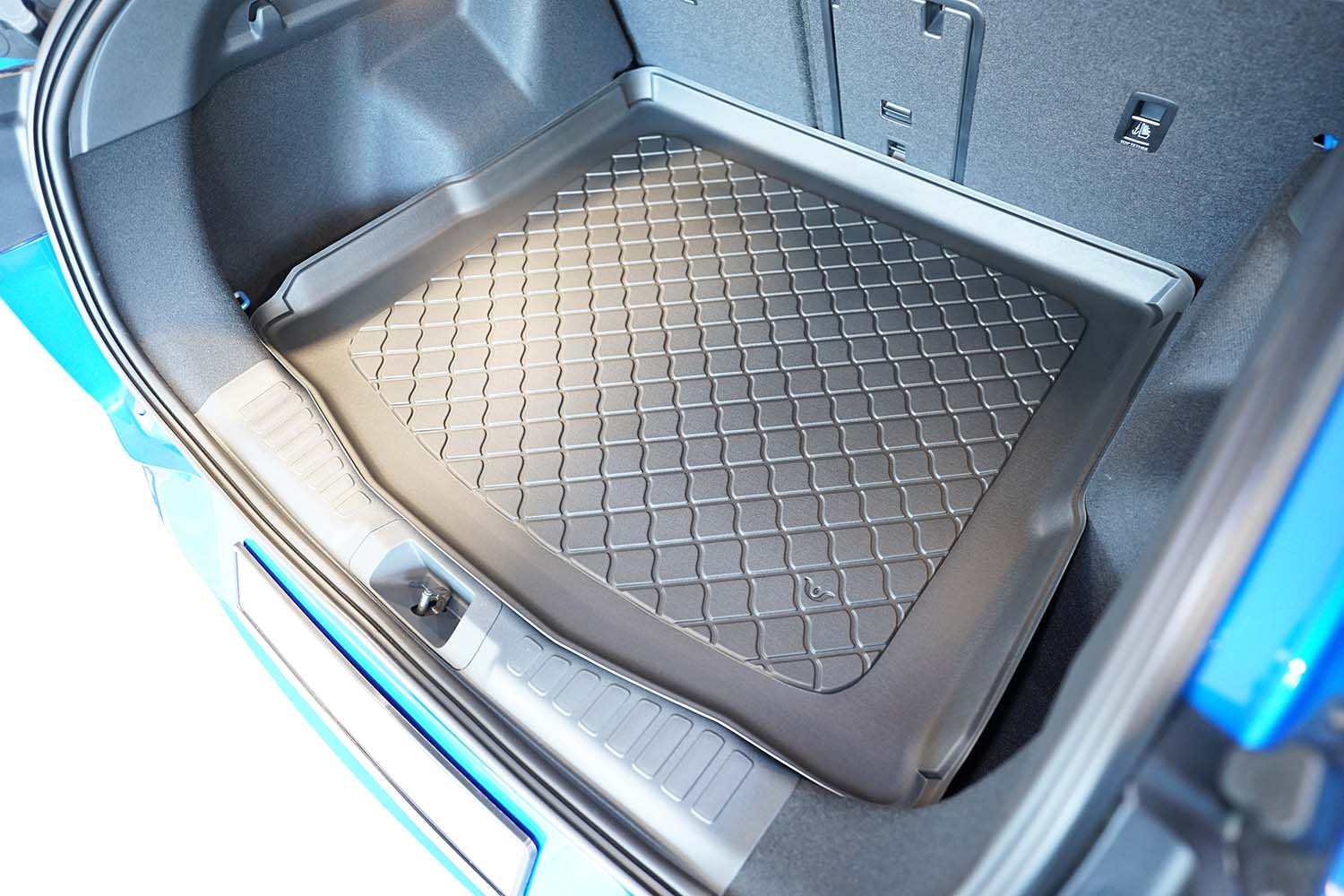 Boot mat suitable for Ford Capri EV 2024-present Guardliner anti slip PE/TPE rubber (FOR1CATM-G) (2) Boot mat suitable for Ford Capri EV 2024-present Guardliner anti slip PE/TPE rubber (FOR1CATM-G) (2)