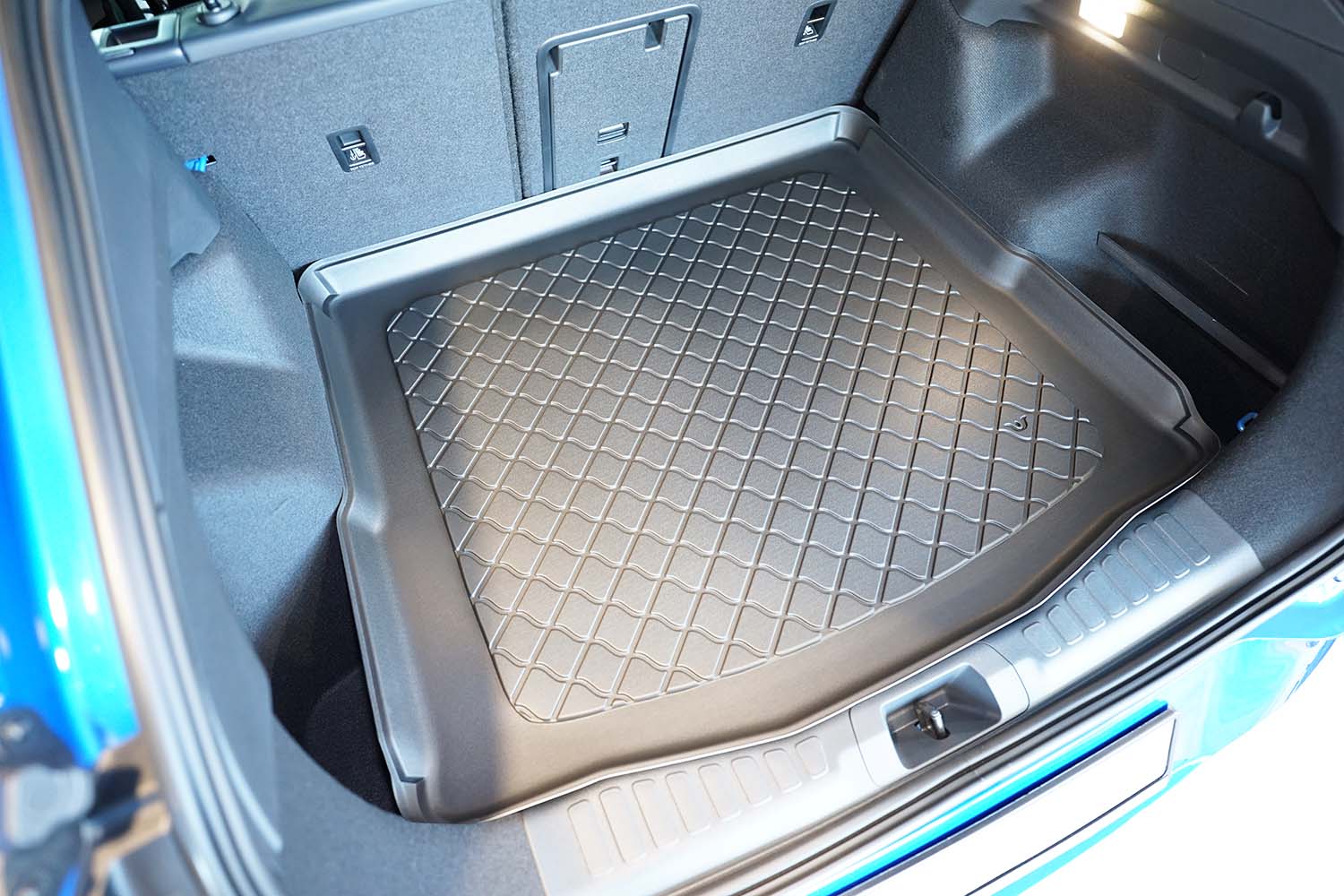 Boot mat suitable for Ford Capri EV 2024-present Guardliner anti slip PE/TPE rubber (FOR1CATM-G) (4) Boot mat suitable for Ford Capri EV 2024-present Guardliner anti slip PE/TPE rubber (FOR1CATM-G) (4)
