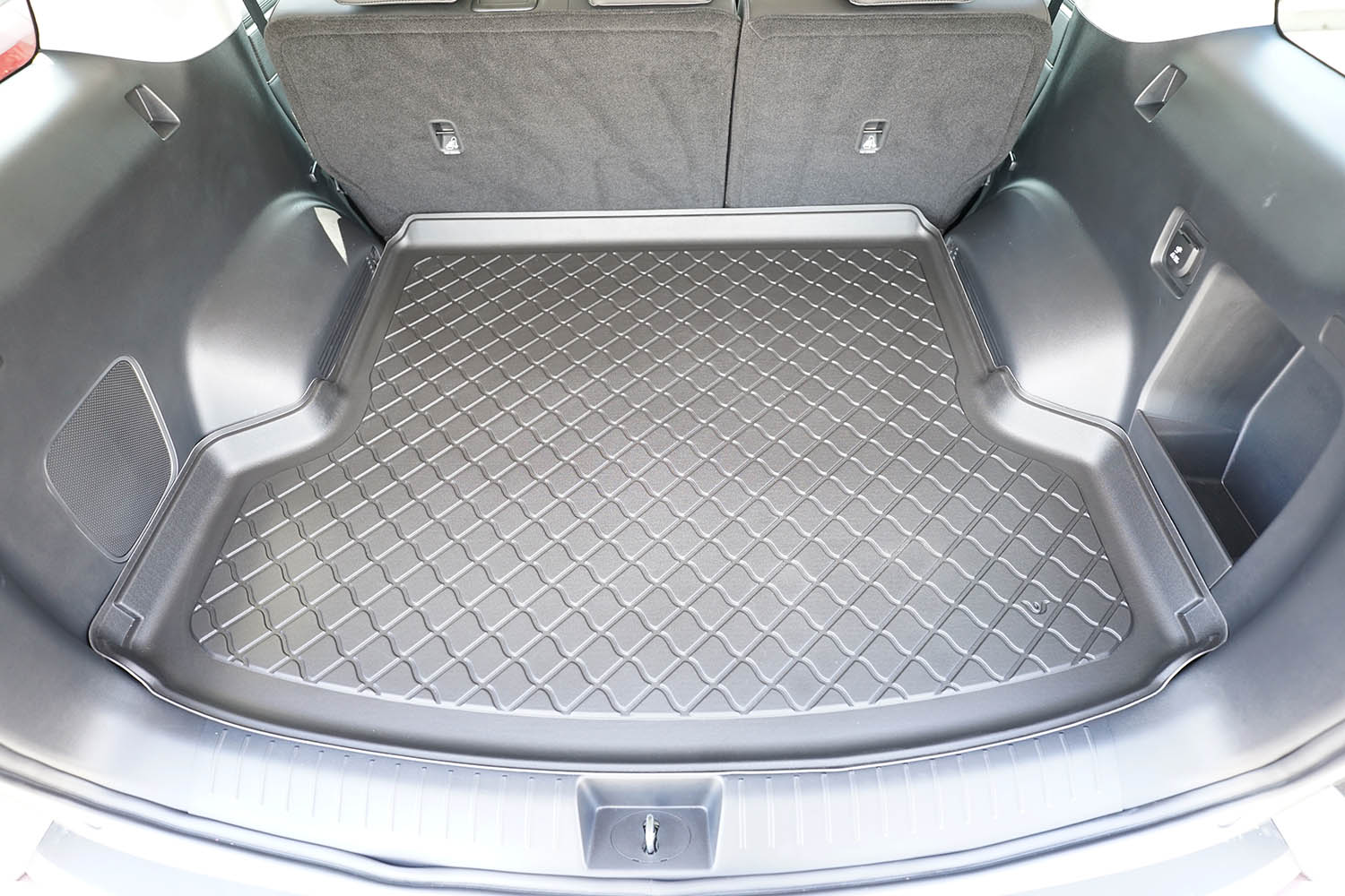 Boot mat suitable for Hyundai Santa Fe (MX5) 2024-present Guardliner anti slip PE/TPE rubber (HYU11SFTM-G) (3) Boot mat suitable for Hyundai Santa Fe (MX5) 2024-present Guardliner anti slip PE/TPE rubber (HYU11SFTM-G) (3)