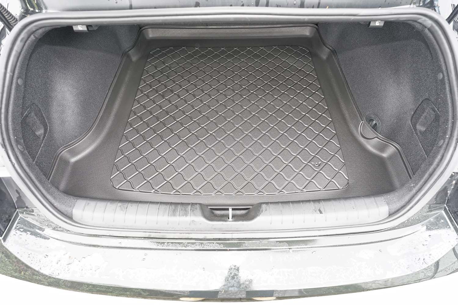 Boot mat suitable for Hyundai Ioniq 6 (CE) 2022-present 4-door saloon Guardliner anti slip PE/TPE rubber (HYU3IOTM-G) (4) Boot mat suitable for Hyundai Ioniq 6 (CE) 2022-present 4-door saloon Guardliner anti slip PE/TPE rubber (HYU3IOTM-G) (4)