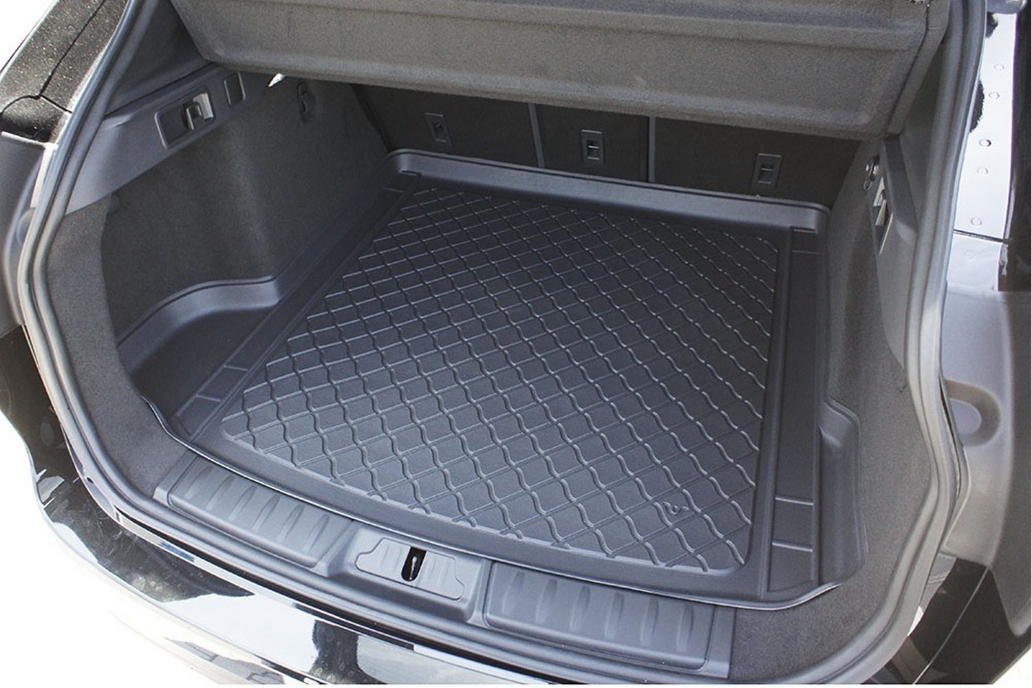 Boot mat suitable for Jaguar F-Pace 2016-present Guardliner anti slip PE/TPE rubber (JAG1FPTM-G) (3) Boot mat suitable for Jaguar F-Pace 2016-present Guardliner anti slip PE/TPE rubber (JAG1FPTM-G) (3)