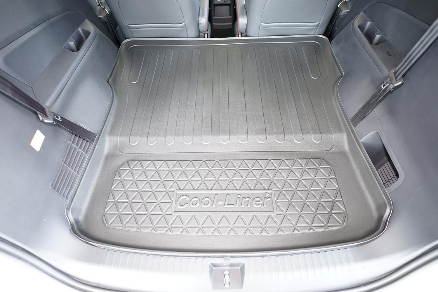 Boot mat suitable for Maxus Euniq 5 2022-2023 Cool Liner anti slip PE/TPE rubber (MAX1E5TM-C) (2)