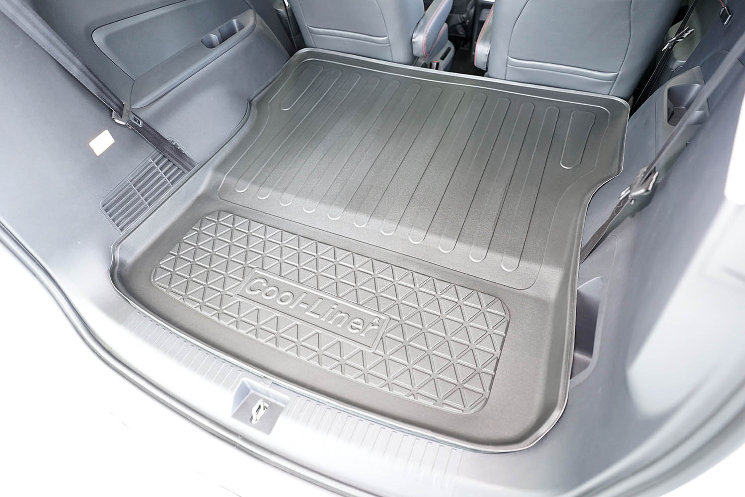 Boot mat suitable for Maxus Euniq 5 2022-2023 Cool Liner anti slip PE/TPE rubber (MAX1E5TM-C) (3)