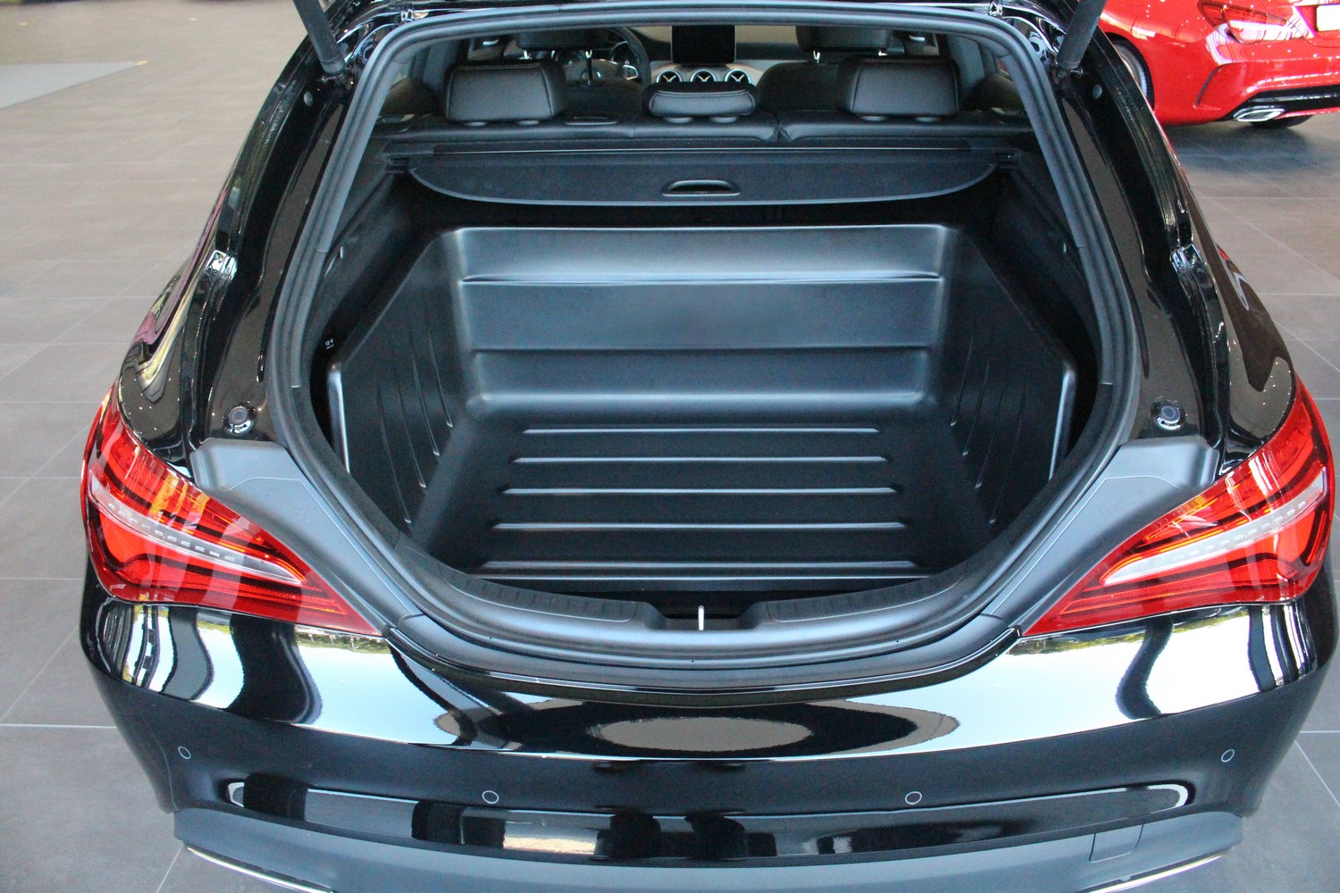 Boot liner suitable for Mercedes-Benz CLA Shooting Brake (X117) 2015-2019 wagon Boot-Guard 92 x 80 x 33 cm Boot liner suitable for Mercedes-Benz CLA Shooting Brake (X117) 2015-2019 wagon Boot-Guard 92 x 80 x 33 cm