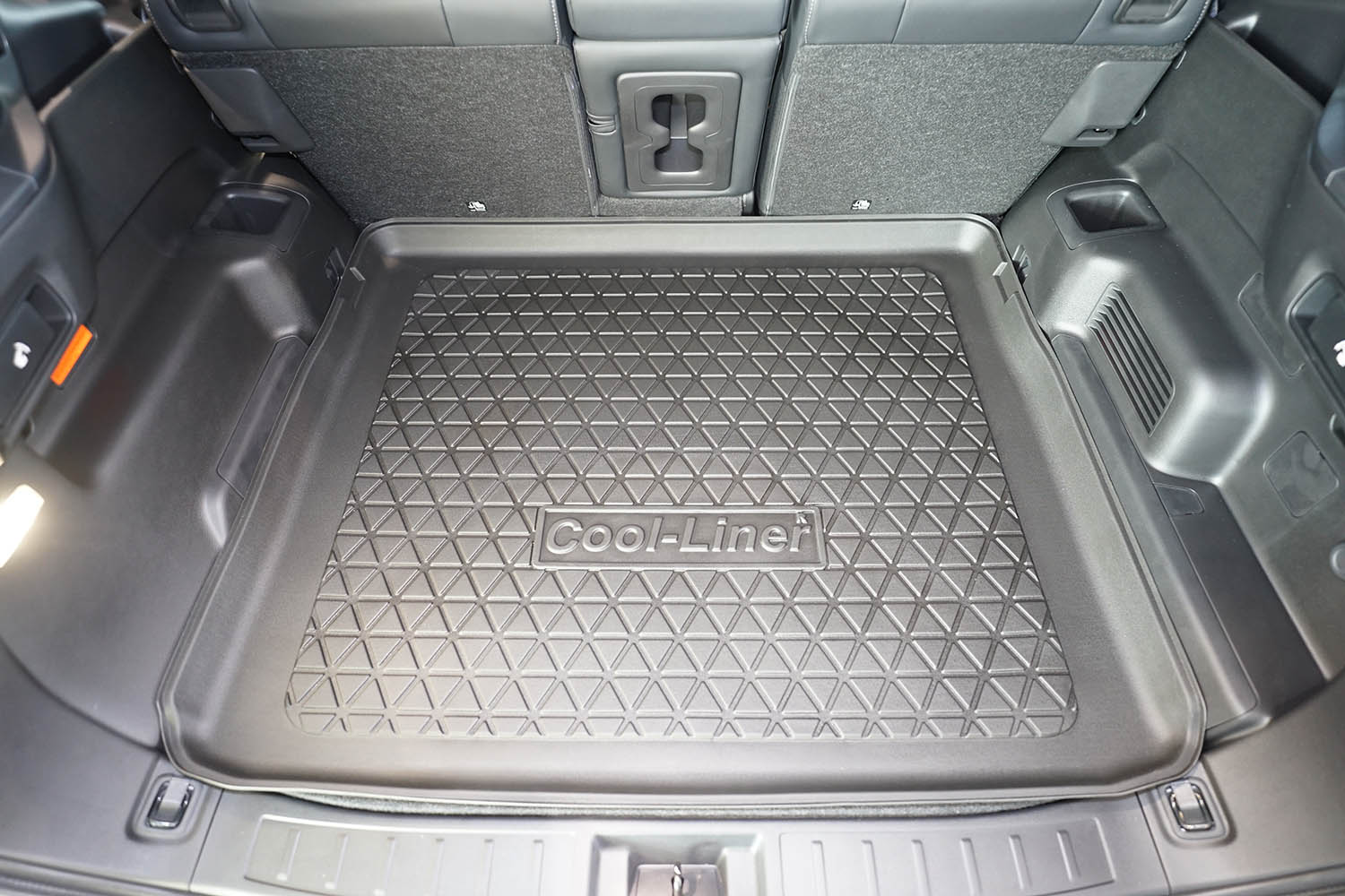 Boot mat suitable for Mitsubishi Outlander IV (GN) 2025-present Cool Liner PE/TPE rubber (MIT5OUTM-C) (2) Boot mat suitable for Mitsubishi Outlander IV (GN) 2025-present Cool Liner PE/TPE rubber (MIT5OUTM-C) (2)