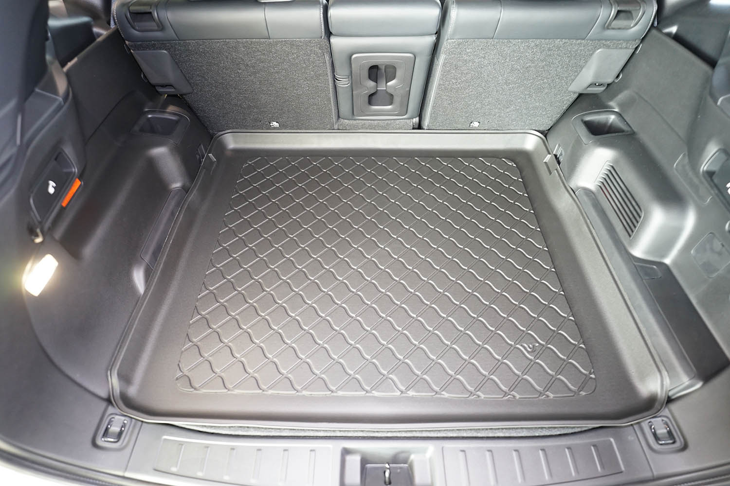 Boot mat suitable for Mitsubishi Outlander IV (GN) 2025-present Guardliner PE/TPE rubber (MIT5OUTM-G) (2) Boot mat suitable for Mitsubishi Outlander IV (GN) 2025-present Guardliner PE/TPE rubber (MIT5OUTM-G) (2)