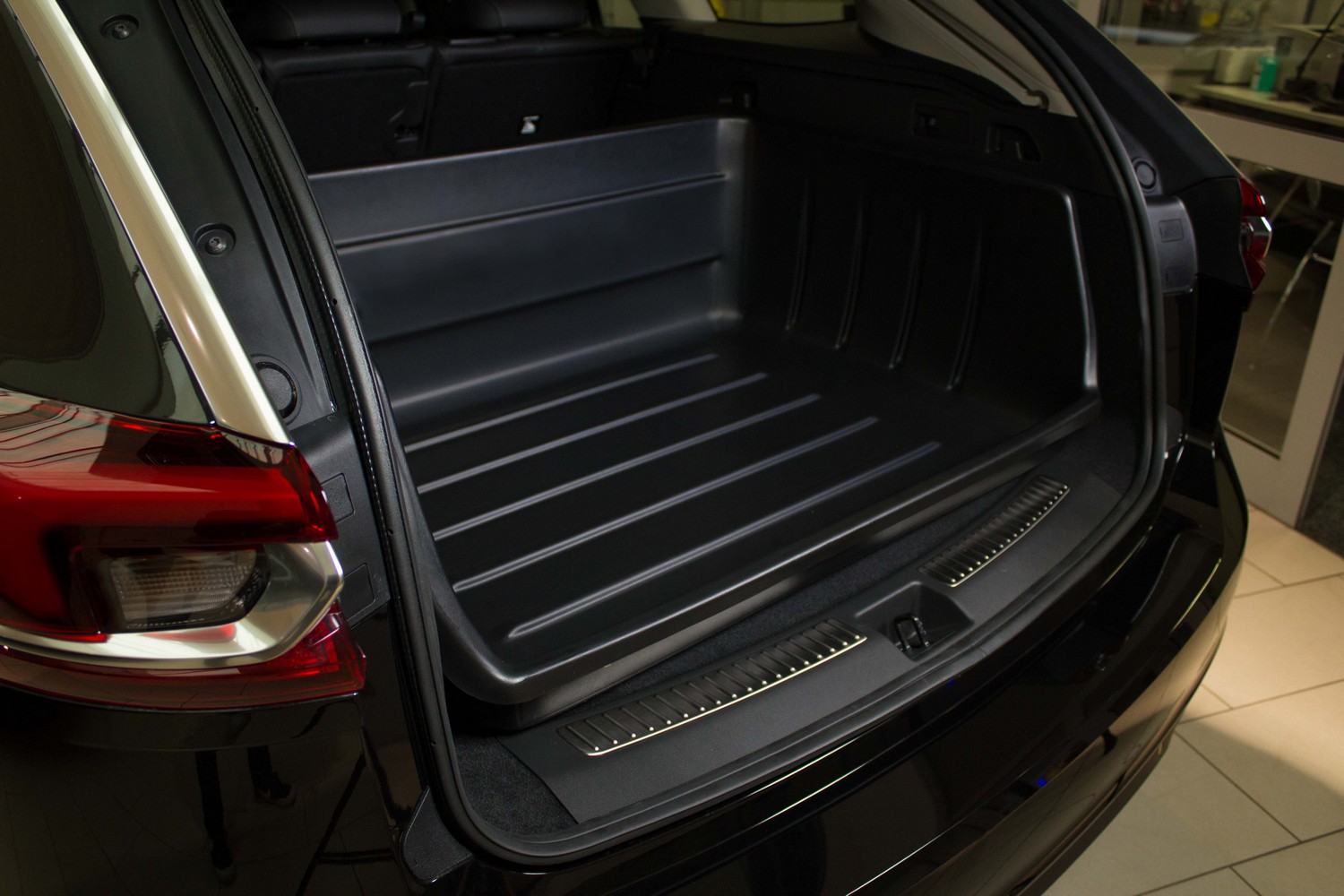 Boot liner suitable for Opel Insignia B Grand Sport 2017-2022 5-door hatchback Boot-Guard 99 x 90 x 33 cm (OPE2INBG) (2) Boot liner suitable for Opel Insignia B Grand Sport 2017-2022 5-door hatchback Boot-Guard 99 x 90 x 33 cm (OPE2INBG) (2)