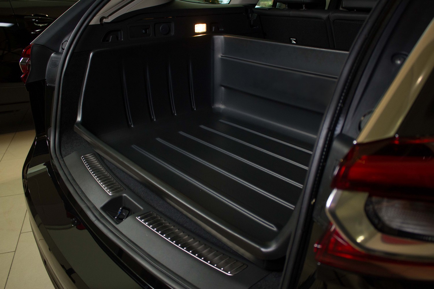 Boot liner suitable for Opel Insignia B Grand Sport 2017-2022 5-door hatchback Boot-Guard 99 x 90 x 33 cm (OPE2INBG) (3) Boot liner suitable for Opel Insignia B Grand Sport 2017-2022 5-door hatchback Boot-Guard 99 x 90 x 33 cm (OPE2INBG) (3)