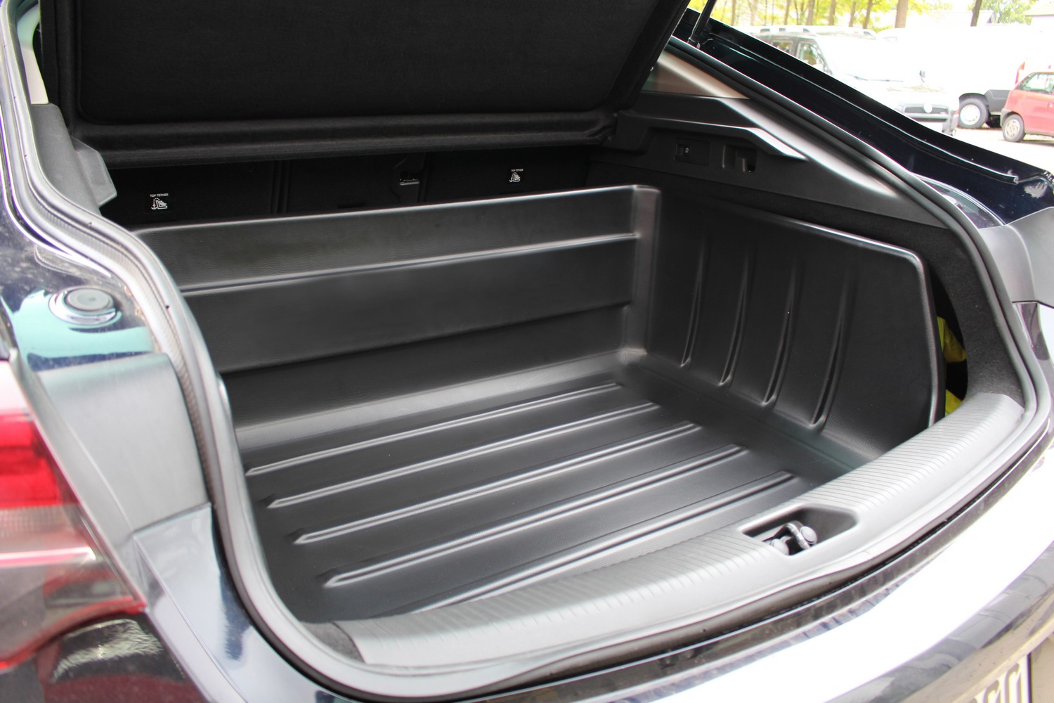 Boot liner suitable for Opel Insignia B Grand Sport 2017-2022 4-door saloon Boot-Guard 99 x 90 x 33 cm (OPE3INBG) (2) Boot liner suitable for Opel Insignia B Grand Sport 2017-2022 4-door saloon Boot-Guard 99 x 90 x 33 cm (OPE3INBG) (2)