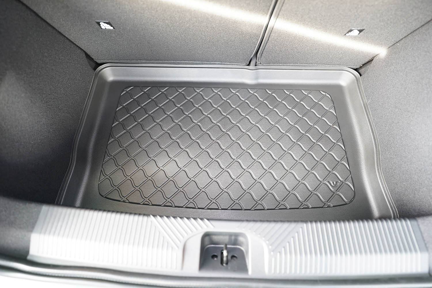 Boot mat suitable for Renault 5 E-tech 2024-present 5-door hatchback Guardliner anti slip PE/TPE rubber (REN15TM-G) (3) Boot mat suitable for Renault 5 E-tech 2024-present 5-door hatchback Guardliner anti slip PE/TPE rubber (REN15TM-G) (3)