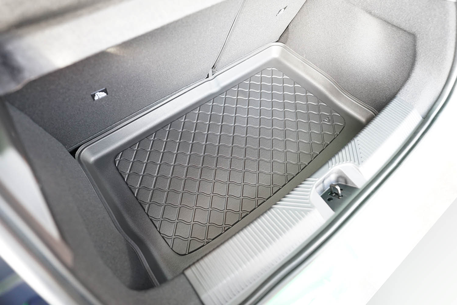 Boot mat suitable for Renault 5 E-tech 2024-present 5-door hatchback Guardliner anti slip PE/TPE rubber (REN15TM-G) (4) Boot mat suitable for Renault 5 E-tech 2024-present 5-door hatchback Guardliner anti slip PE/TPE rubber (REN15TM-G) (4)