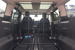 Dog guard Peugeot Traveller 2019->   Kleinmetall Masterline (PEU2TRML) (1)