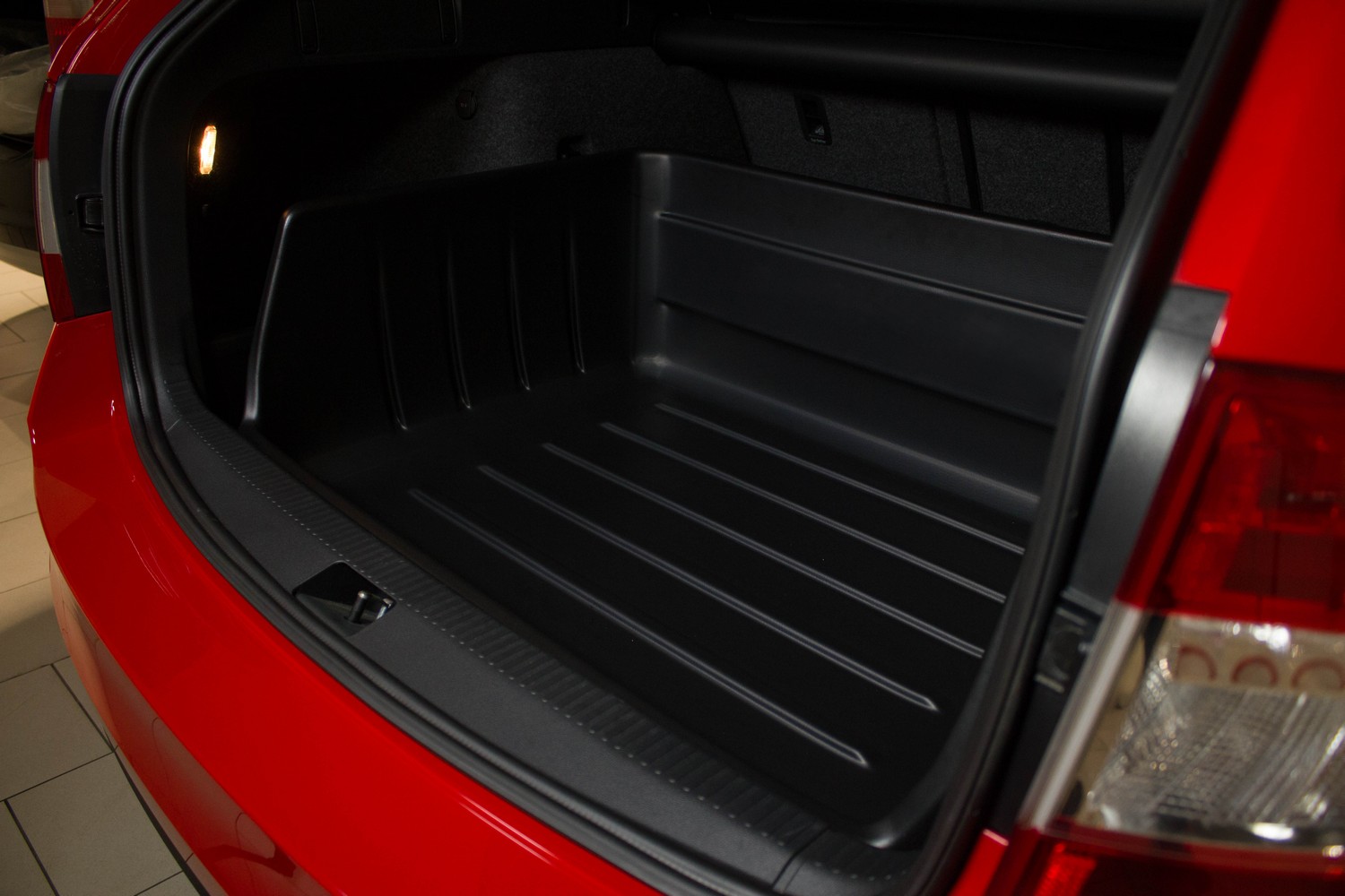 Boot liner suitable for Skoda Octavia III Combi (5E) 2013-2020 wagon Boot-Guard 99 x 90 x 33 cm (SKO7OCBG) (2) Boot liner suitable for Skoda Octavia III Combi (5E) 2013-2020 wagon Boot-Guard 99 x 90 x 33 cm (SKO7OCBG) (2)