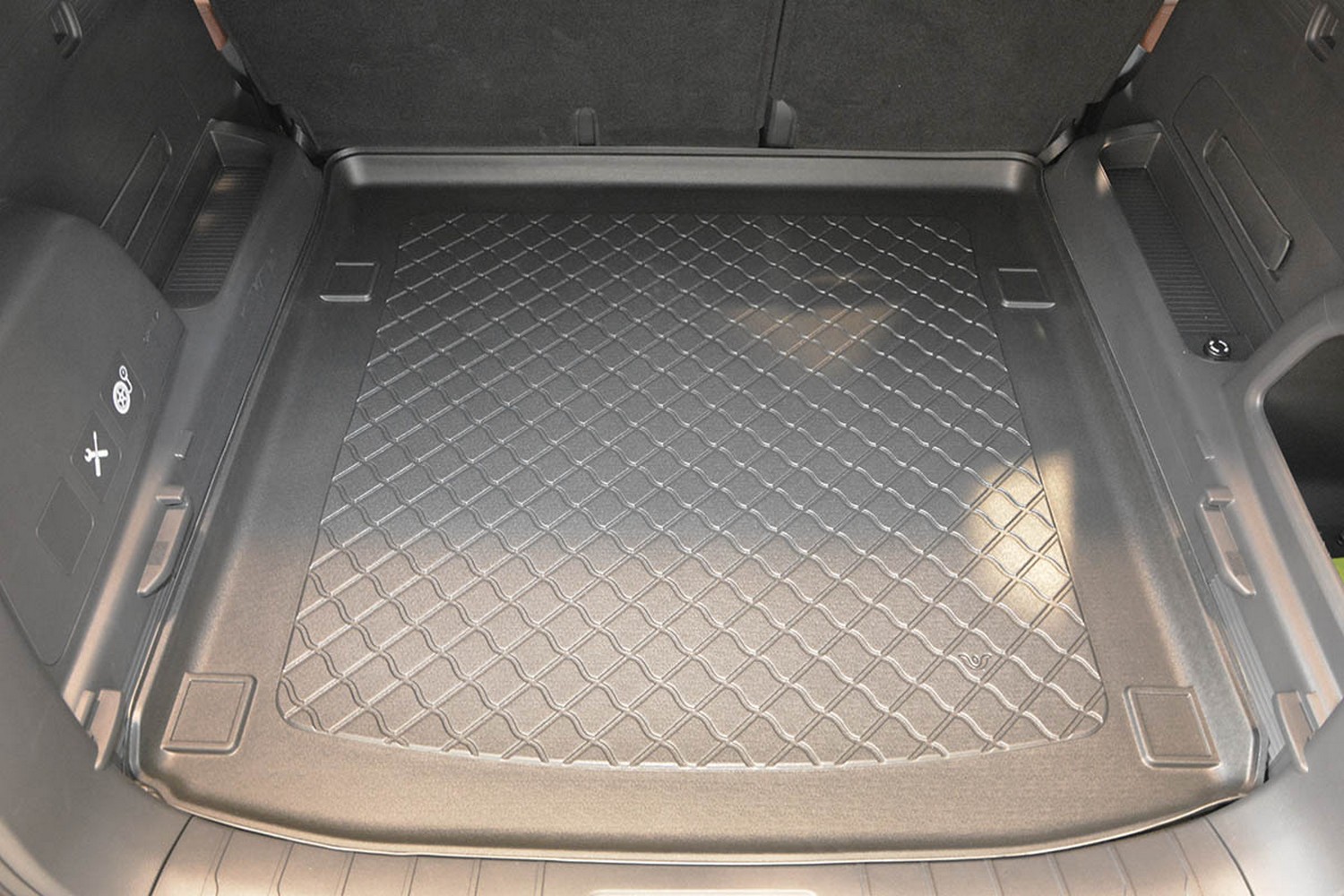 Boot mat suitable for SsangYong - KGM Rexton (Y400, G4) 2017-present Guardliner anti slip PE/TPE rubber (SSY3RETM-G) (2)