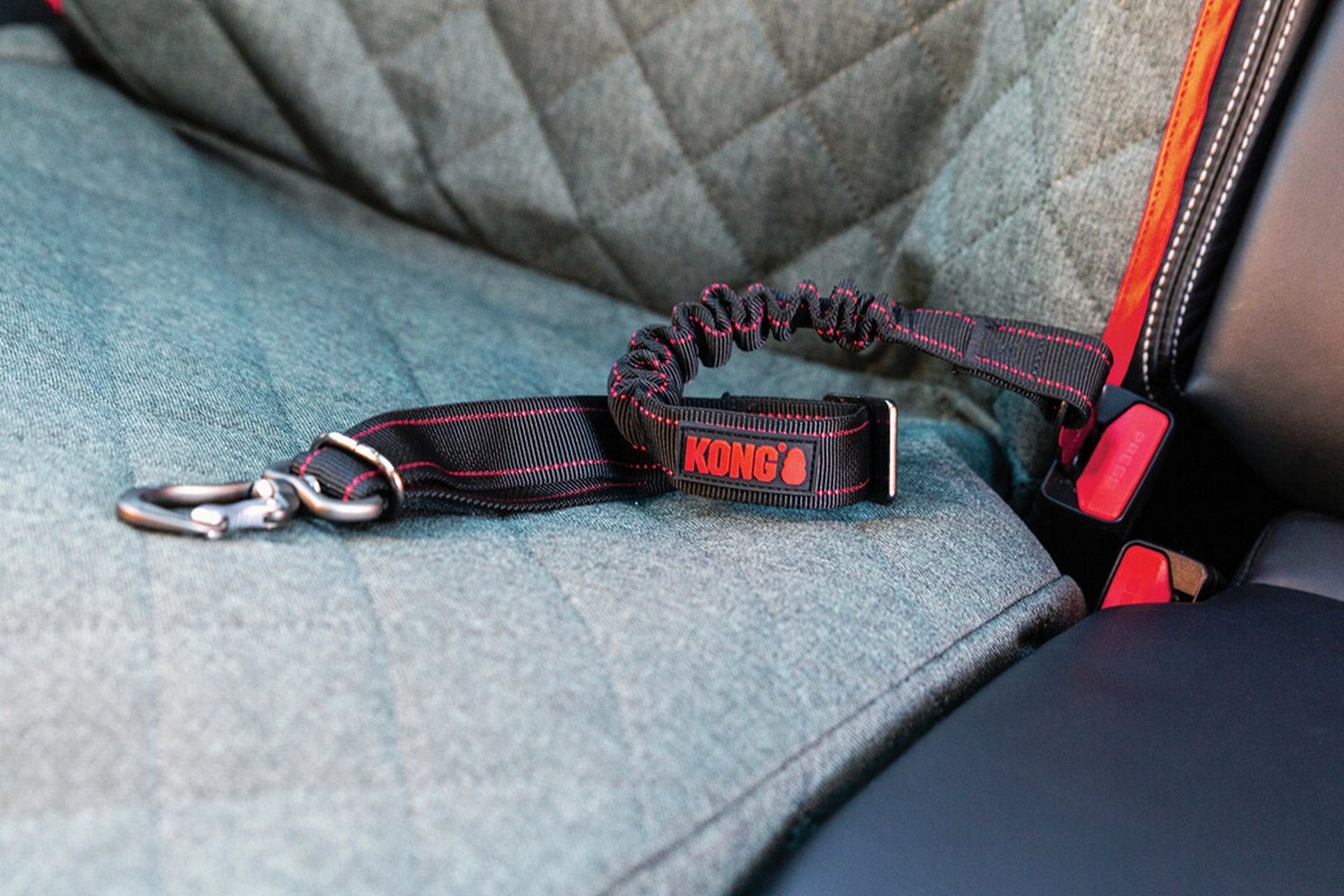 Dog car tether KONG Deluxe Swivel (2) Dog car tether KONG Deluxe Swivel (2)