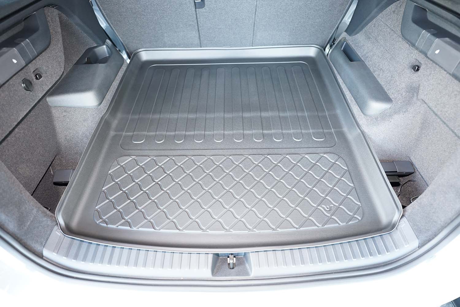Boot mat suitable for Volkswagen Tayron 2024-present Guardliner anti slip PE/TPE rubber (VW1TYTM-G) (3) Boot mat suitable for Volkswagen Tayron 2024-present Guardliner anti slip PE/TPE rubber (VW1TYTM-G) (3)