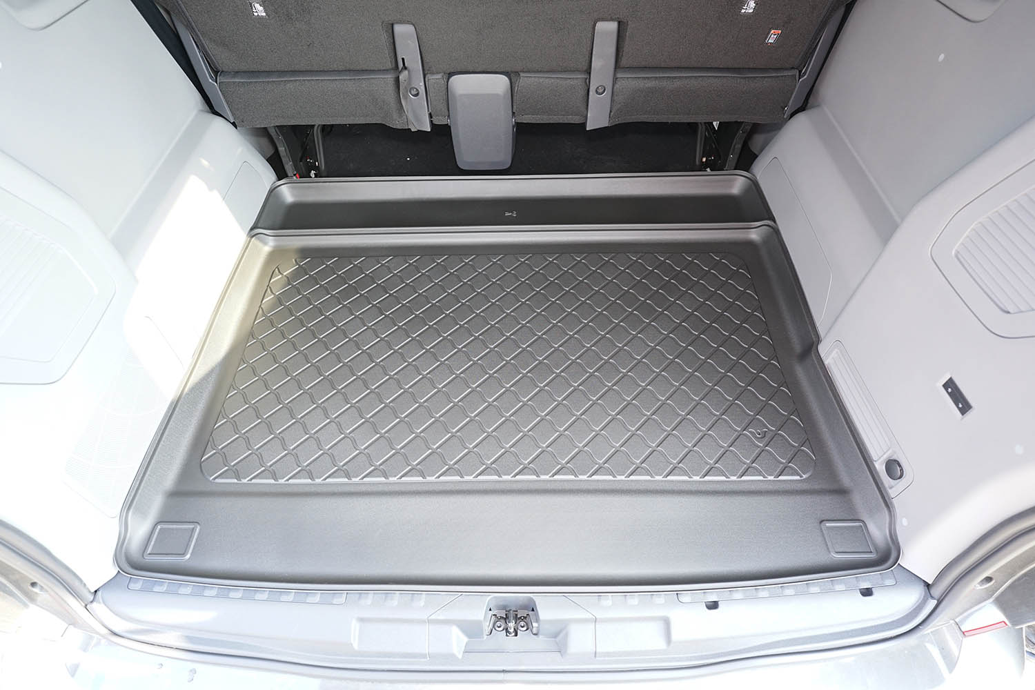 Boot mat Volkswagen Transporter T7 2024-present Cool Liner anti slip PE/TPE rubber (VW3T7TM-C) (2) Boot mat Volkswagen Transporter T7 2024-present Cool Liner anti slip PE/TPE rubber (VW3T7TM-C) (2)