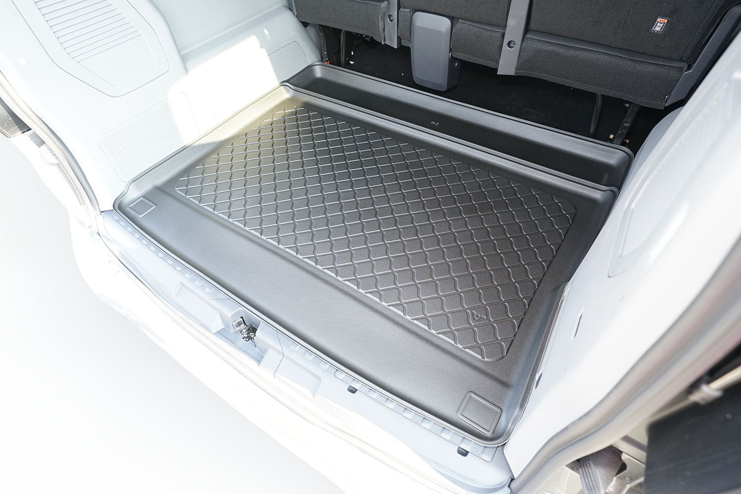 Boot mat Volkswagen Transporter T7 2024-present Cool Liner anti slip PE/TPE rubber (VW3T7TM-C) (3) Boot mat Volkswagen Transporter T7 2024-present Cool Liner anti slip PE/TPE rubber (VW3T7TM-C) (3)