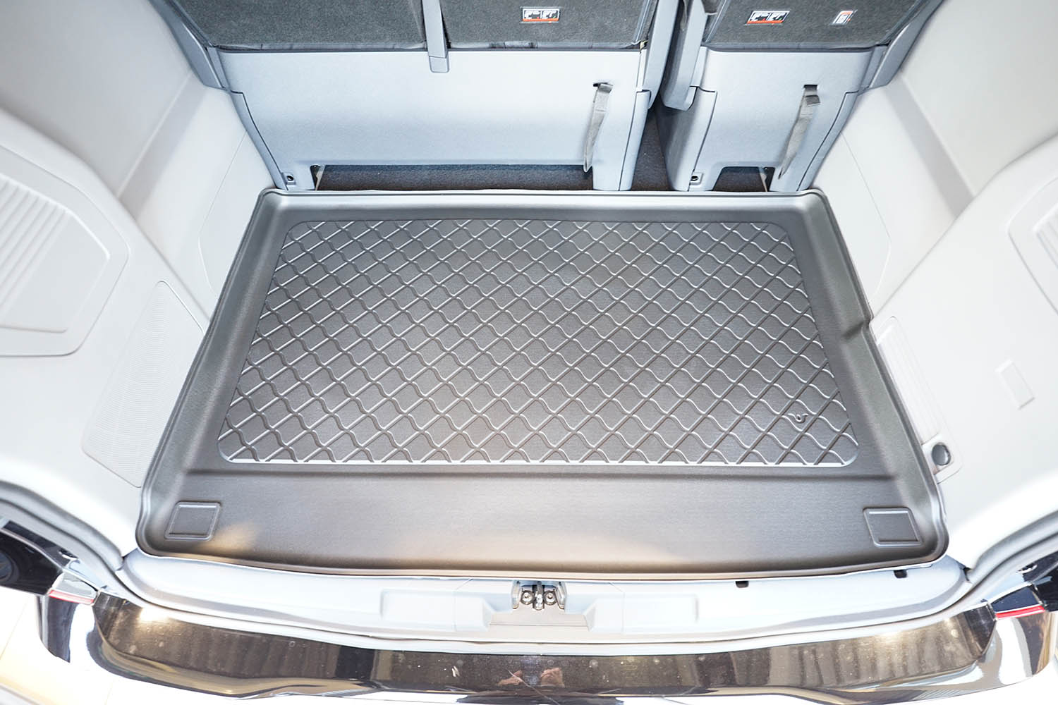 Boot mat Volkswagen Transporter T7 Caravelle 2024-present Cool Liner anti slip PE/TPE rubber (VW4T7TM-C) (6) Boot mat Volkswagen Transporter T7 Caravelle 2024-present Cool Liner anti slip PE/TPE rubber (VW4T7TM-C) (6)